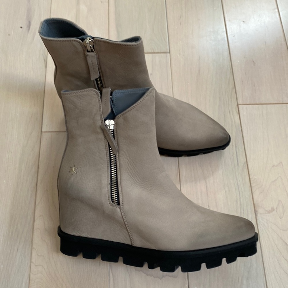 Patrizia Bonfanti taupe Grey soft suede leather wedge Italy boots